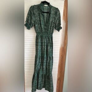 Max Studio Green Patterned Long Sleeve Dress